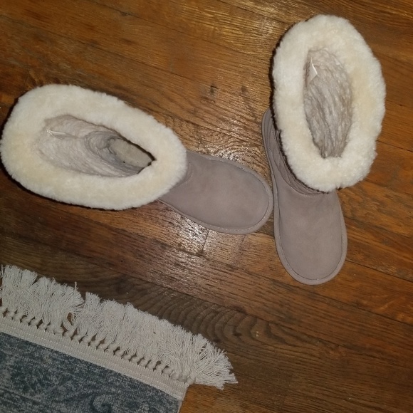 Michael Kors shearling boots - Picture 3 of 4